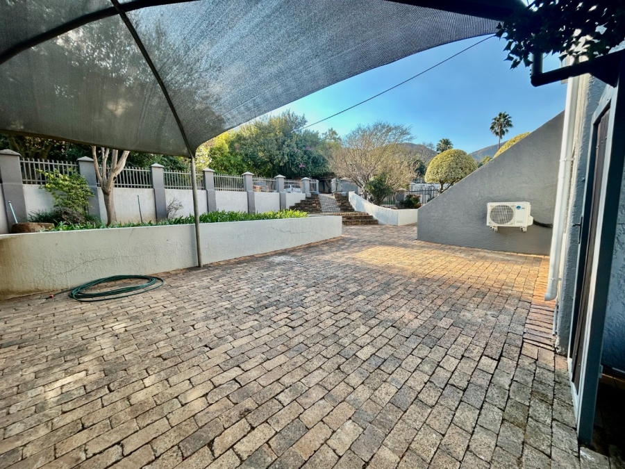 6 Bedroom Property for Sale in Schoemansville North West